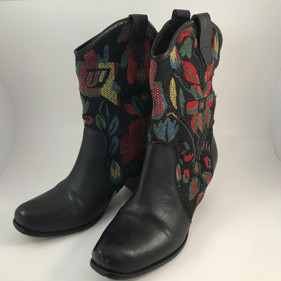 Spring Step by L’ Artiste. Floral Fabric and Leather Boots - Picture 3 of 5